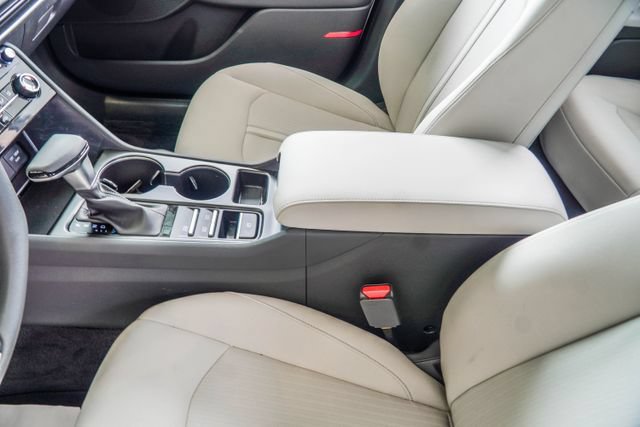 Certified 2025 Hyundai Sonata SE FWD image 15
