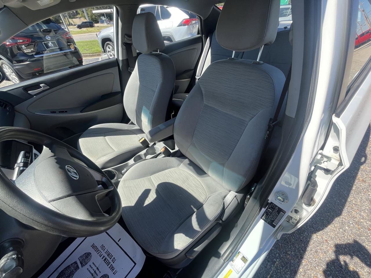 Used 2015 Hyundai Accent GLS FWD image 32