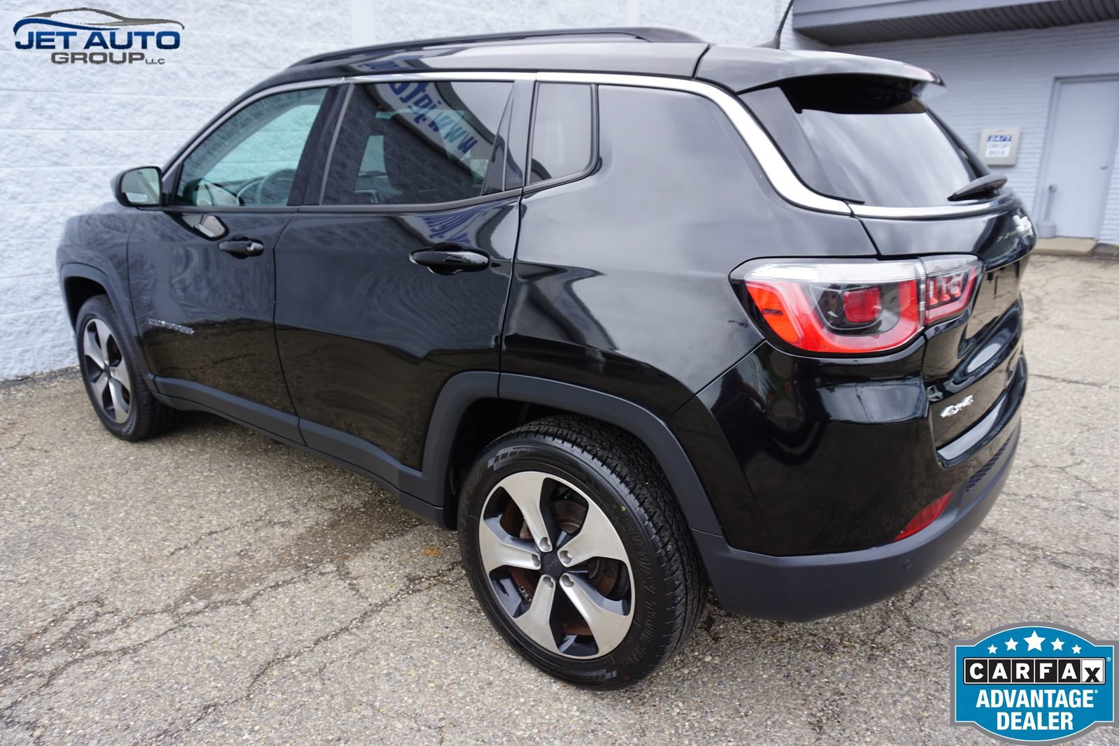 Used 2018 Jeep Compass Latitude w/ Popular Equipment Group AWD/4WD image 8