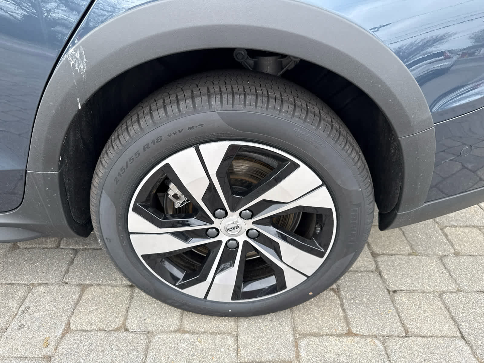 New 2026 Volvo V60 B5 Cross Country Plus w/ Protection Package Premier image 14