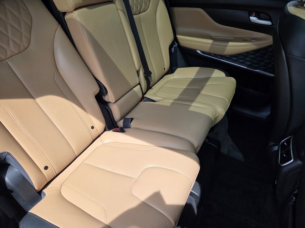 Used 2023 Hyundai Santa Fe Calligraphy w/ Cargo Package FWD image 5