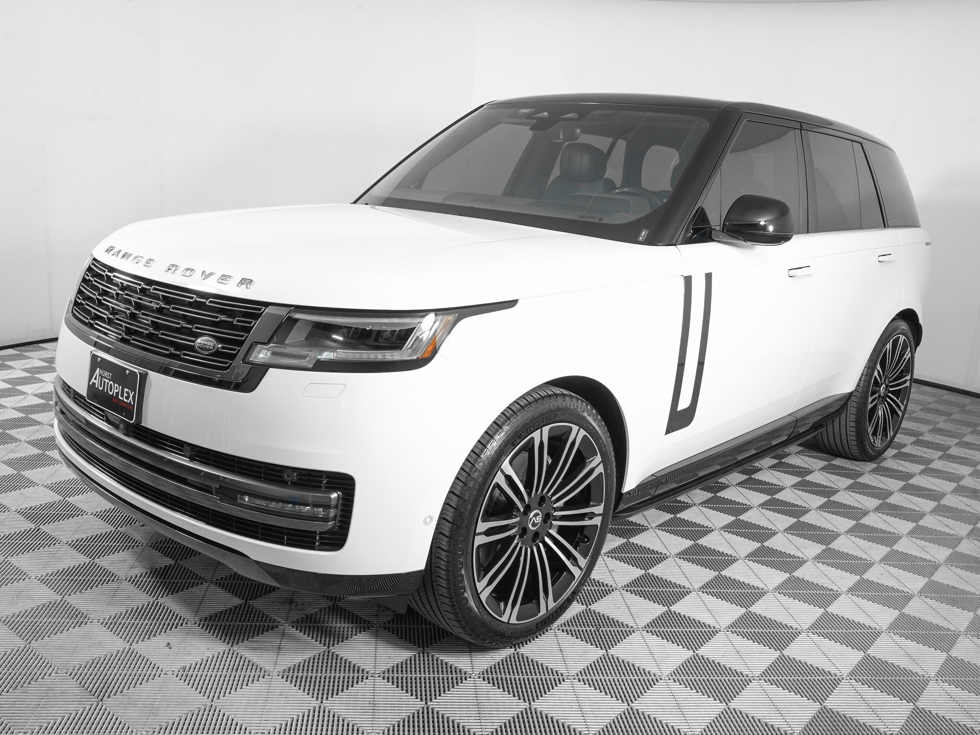 Used 2023 Land Rover Range Rover SE image 8