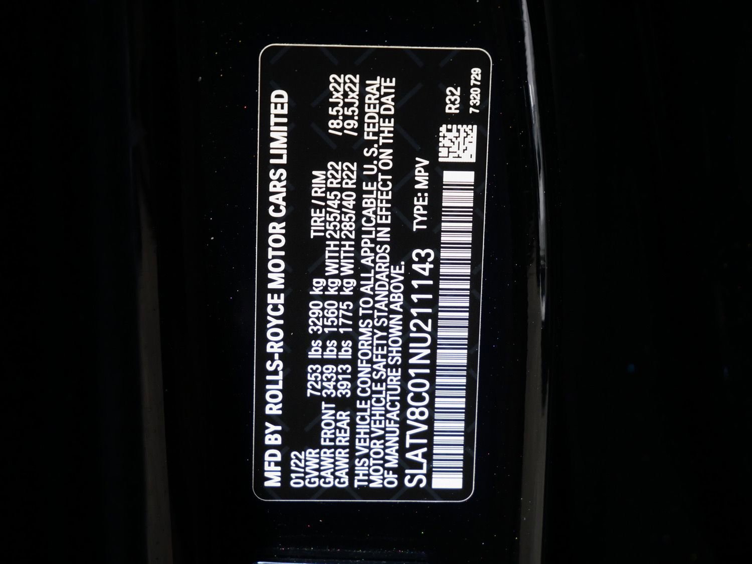 Certified 2022 Rolls-Royce Cullinan Black Badge w/ Dark Exterior Package AWD/4WD image 8