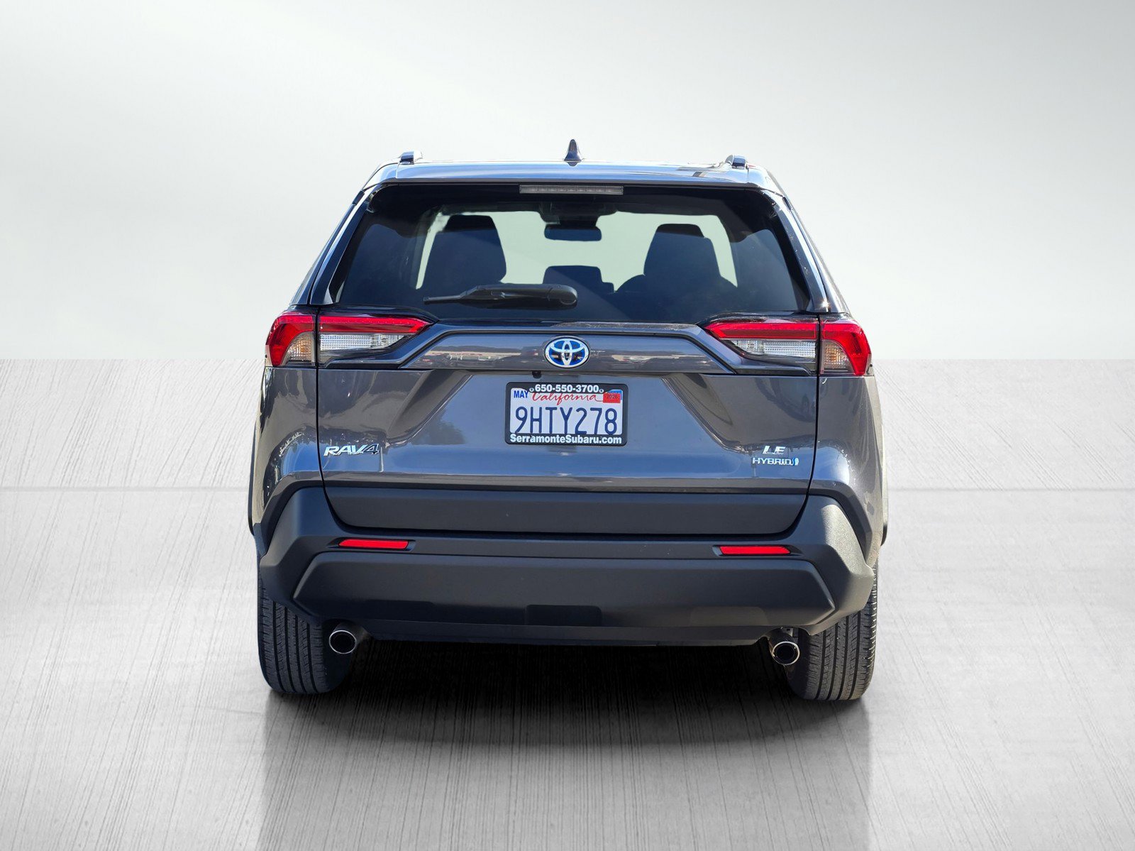 Used 2022 Toyota RAV4 LE image 5