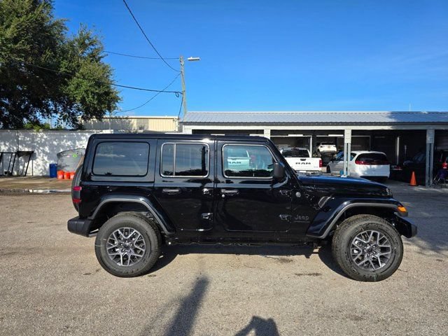 New 2025 Jeep Wrangler Unlimited Sahara w/ Safety Group AWD/4WD image 7