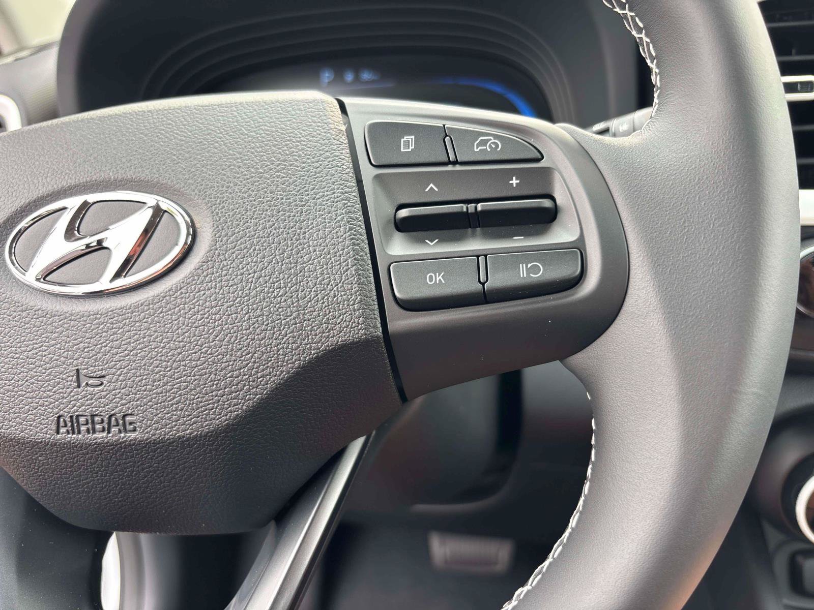 Used 2026 Hyundai Venue SEL FWD image 17