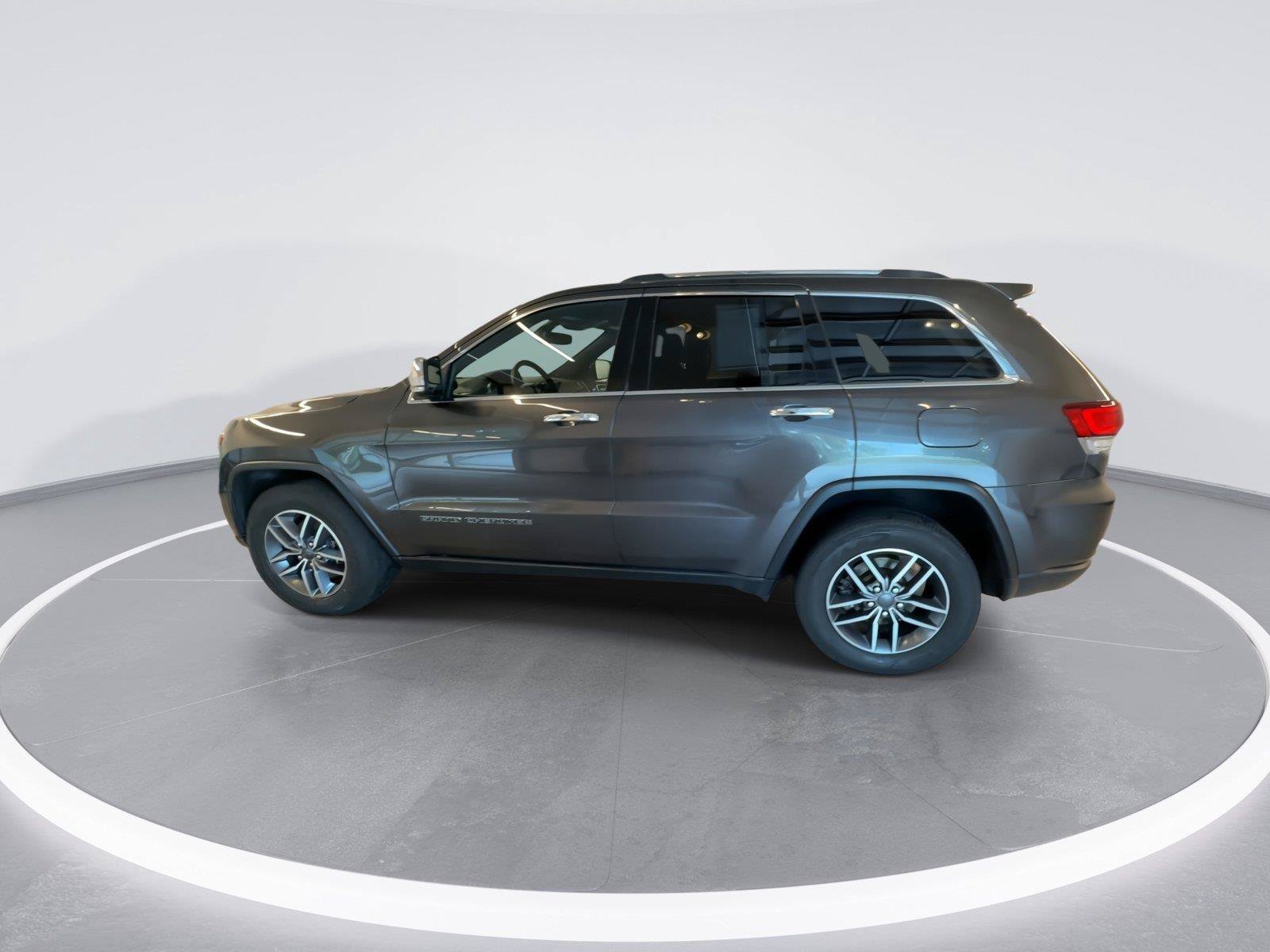 Used 2021 Jeep Grand Cherokee Limited w/ Premium Lighting Group AWD/4WD image 5