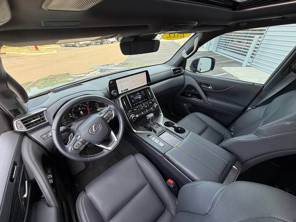 Used 2022 Lexus LX 600 4WD w/ Appearance Package image 29