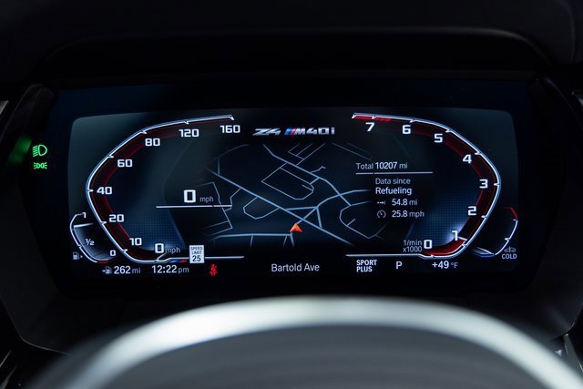 Used 2024 BMW Z4 M40i w/ Premium Package image 2