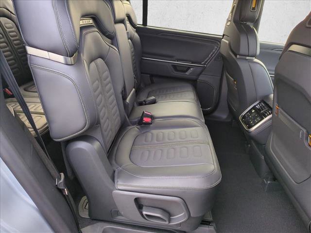 Used 2026 Rivian R1S Adventure image 21