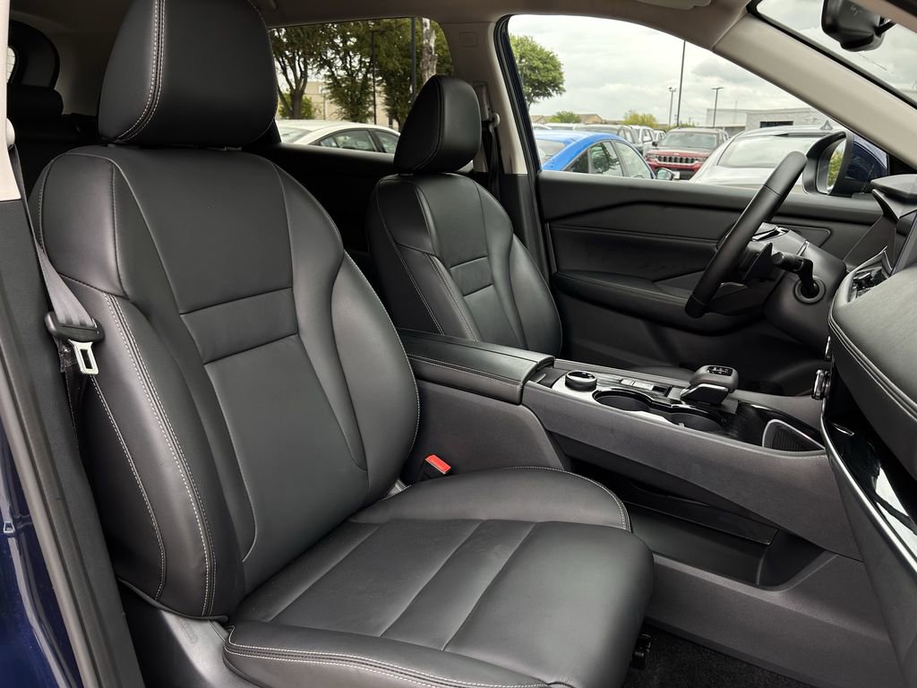 Used 2026 Nissan Rogue SL AWD/4WD image 28