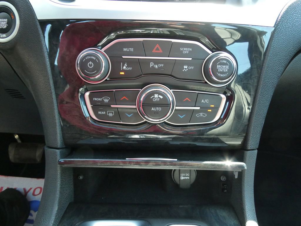 Used 2023 Chrysler 300 Touring L w/ Popular Equipment Group RWD image 29