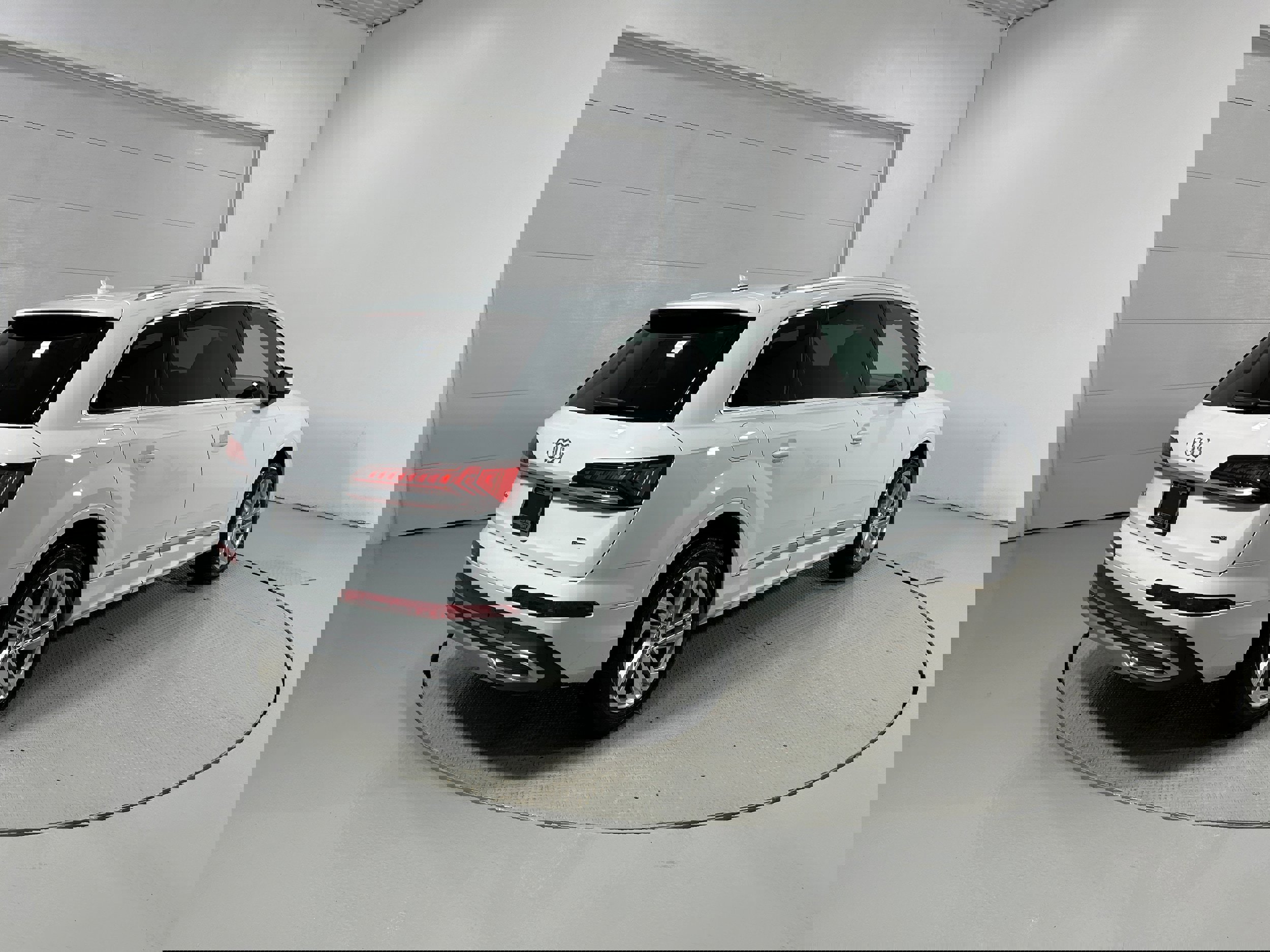 Used 2020 Audi Q7 3.0T Premium image 39