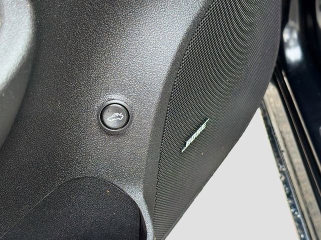 Used 2010 Chevrolet Malibu LTZ image 17