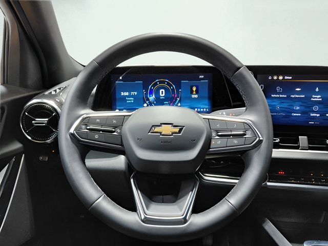 Used 2026 Chevrolet Equinox LT FWD image 5