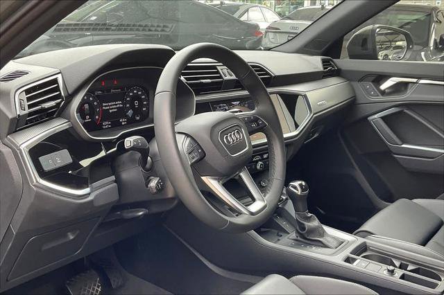 Certified 2025 Audi Q3 2.0T Premium w/ Convenience Package AWD/4WD image 18