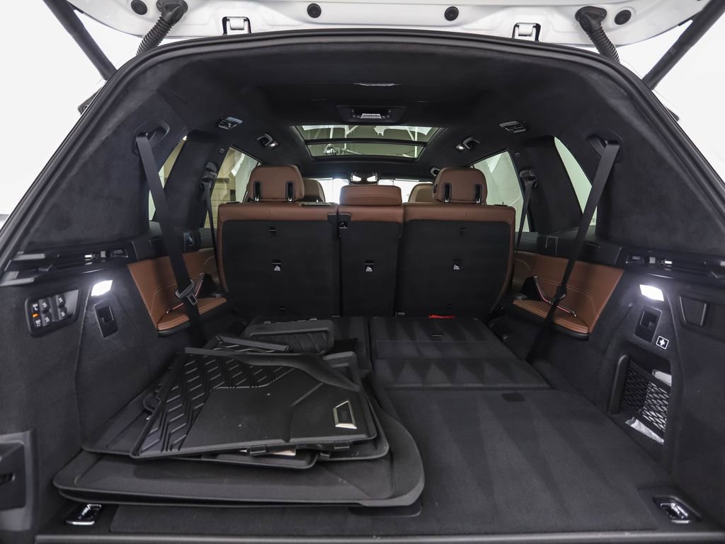 Used 2023 BMW X7 xDrive40i w/ M Sport Package image 29