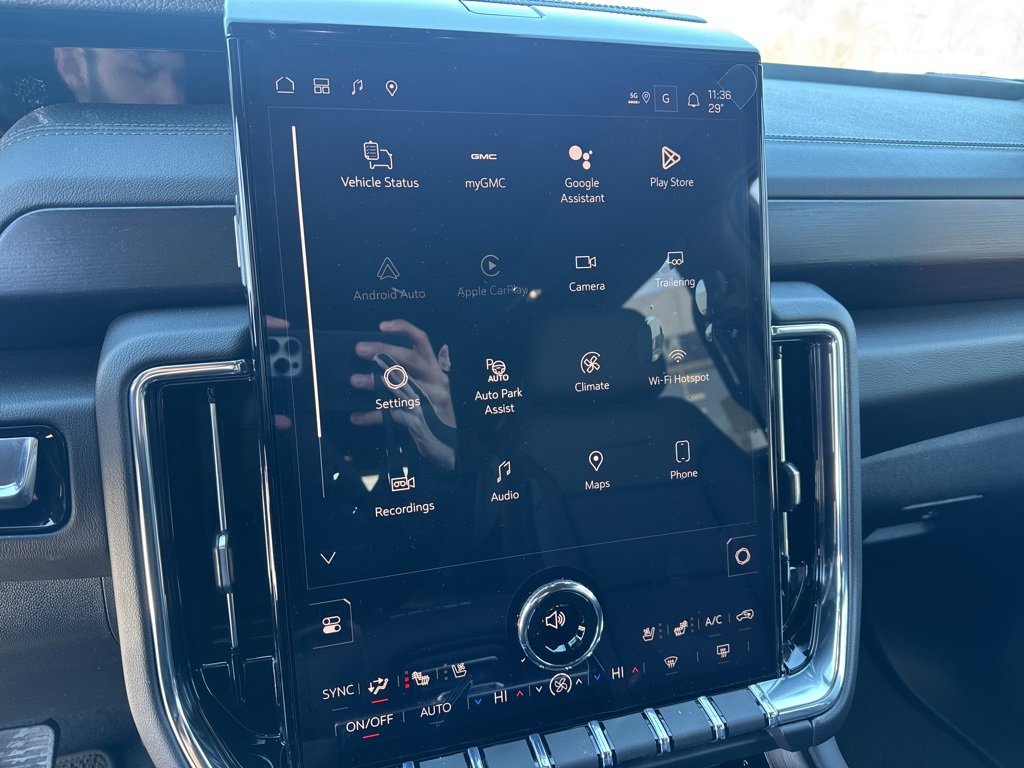 New 2026 GMC Yukon Denali w/ Sun & Power Step Package image 19