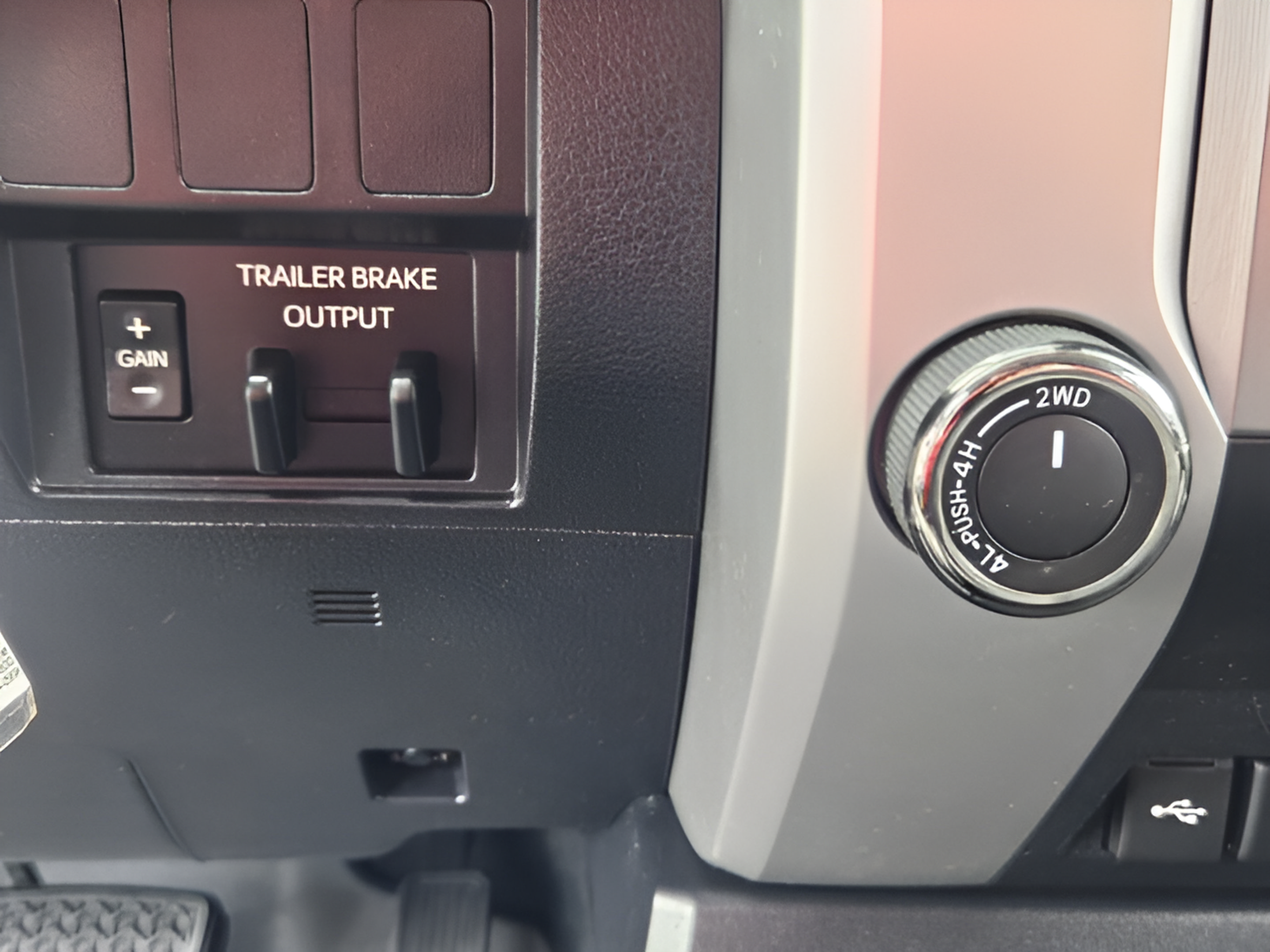 Certified 2020 Toyota Tundra SR5 AWD/4WD image 23