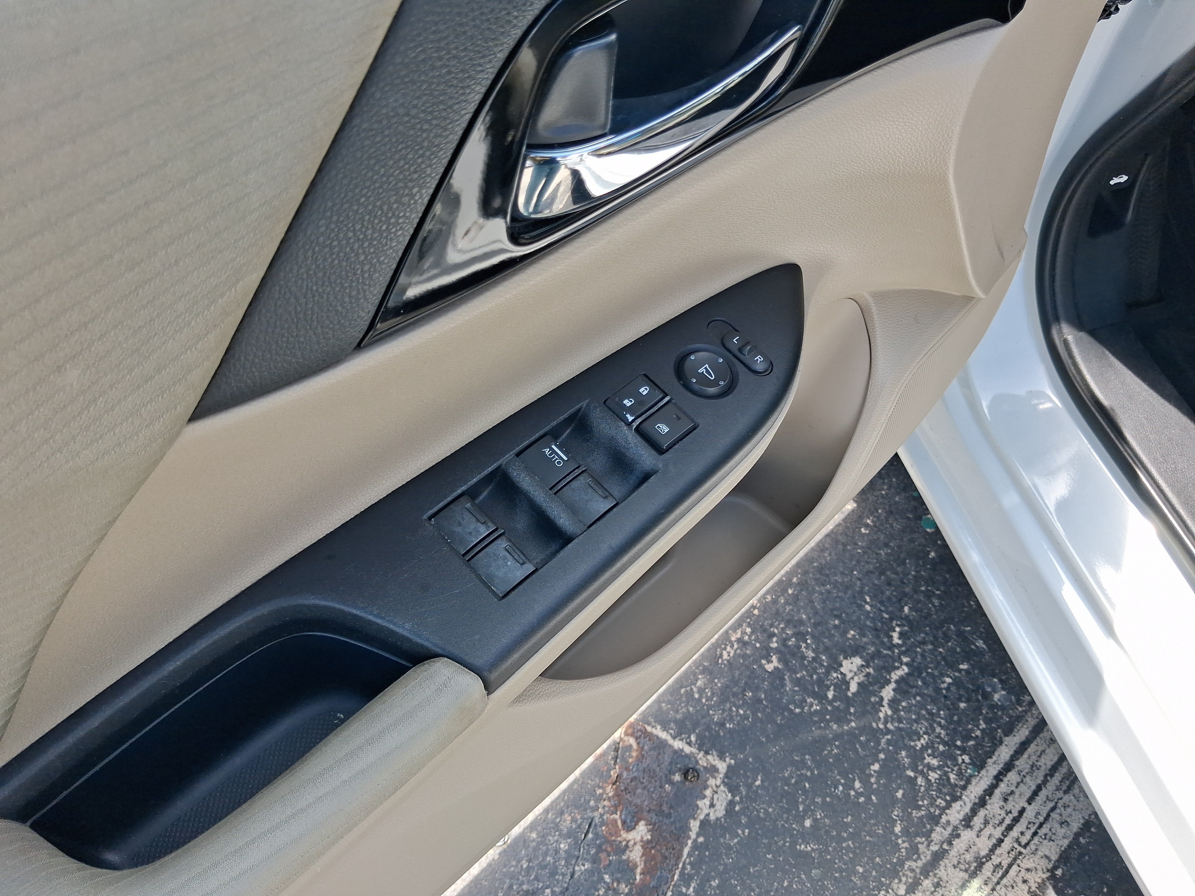 Used 2017 Honda Accord LX image 12