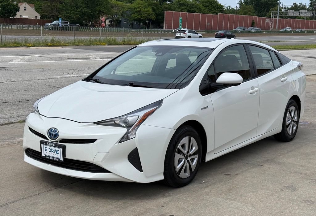 Used 2017 Toyota Prius Three w/ Advanced Technology Package FWD image 1