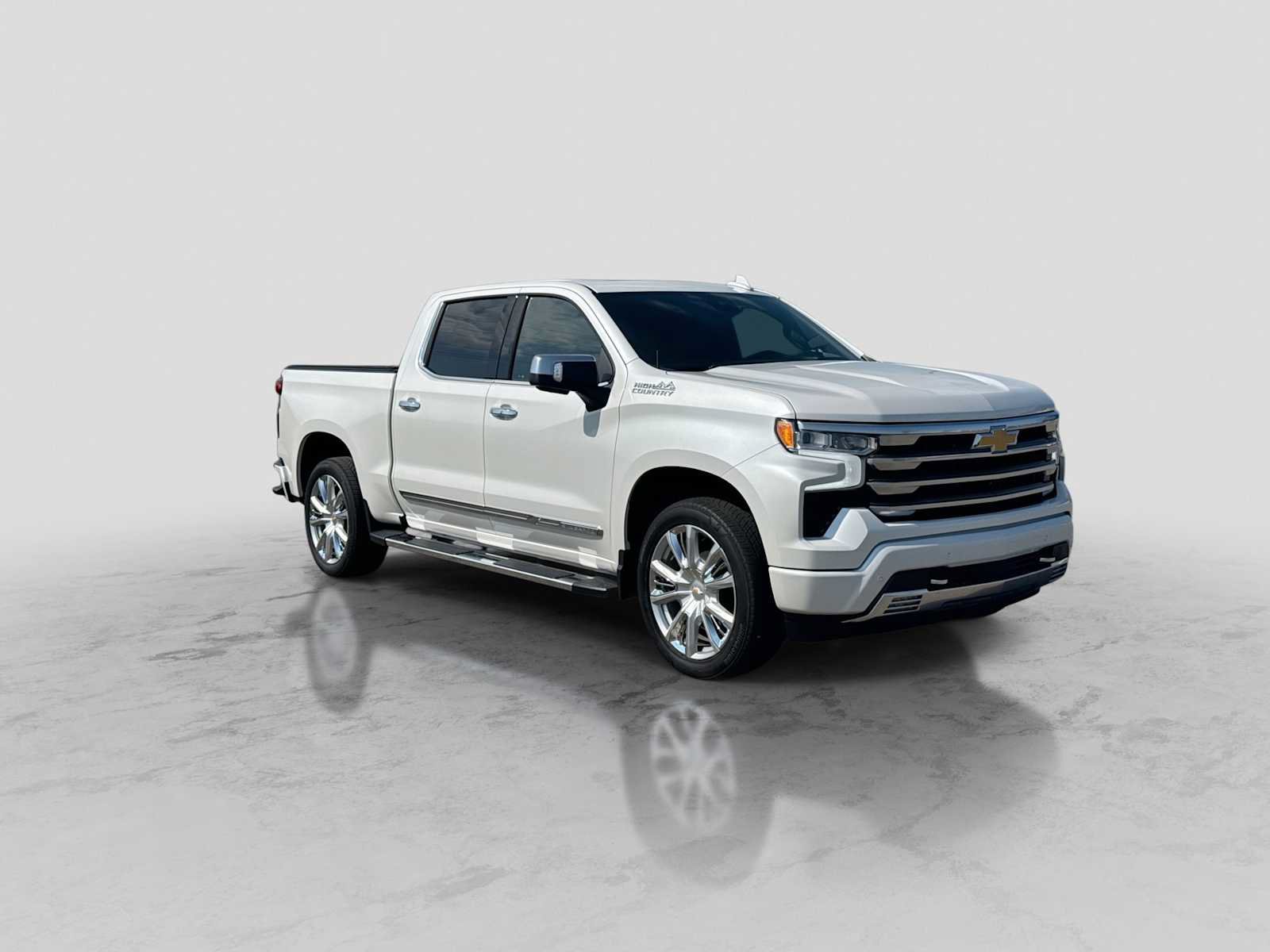 Used 2024 Chevrolet Silverado 1500 High Country w/ High Country Premium Package AWD/4WD image 8