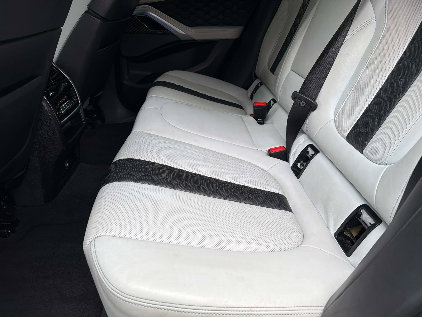 Used 2021 BMW X6 M w/ Executive Package AWD/4WD image 33