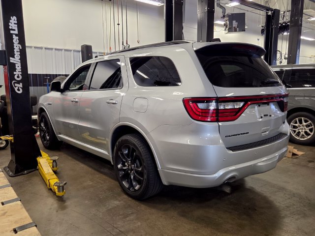 Used 2023 Dodge Durango R/T RWD image 3