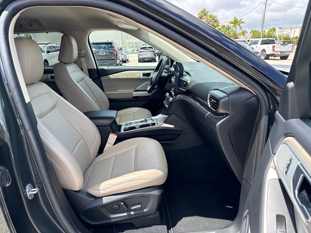 Used 2023 Ford Explorer Limited w/ Limited Technology Package image 26
