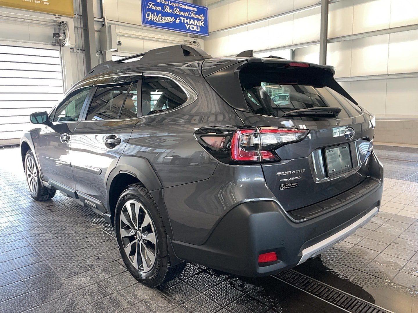 Used 2025 Subaru Outback Limited AWD/4WD image 22
