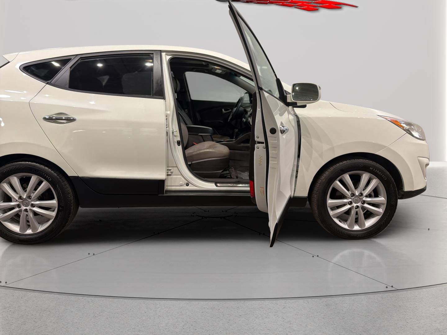 Used 2013 Hyundai Tucson Limited w/ Premium Pkg image 17