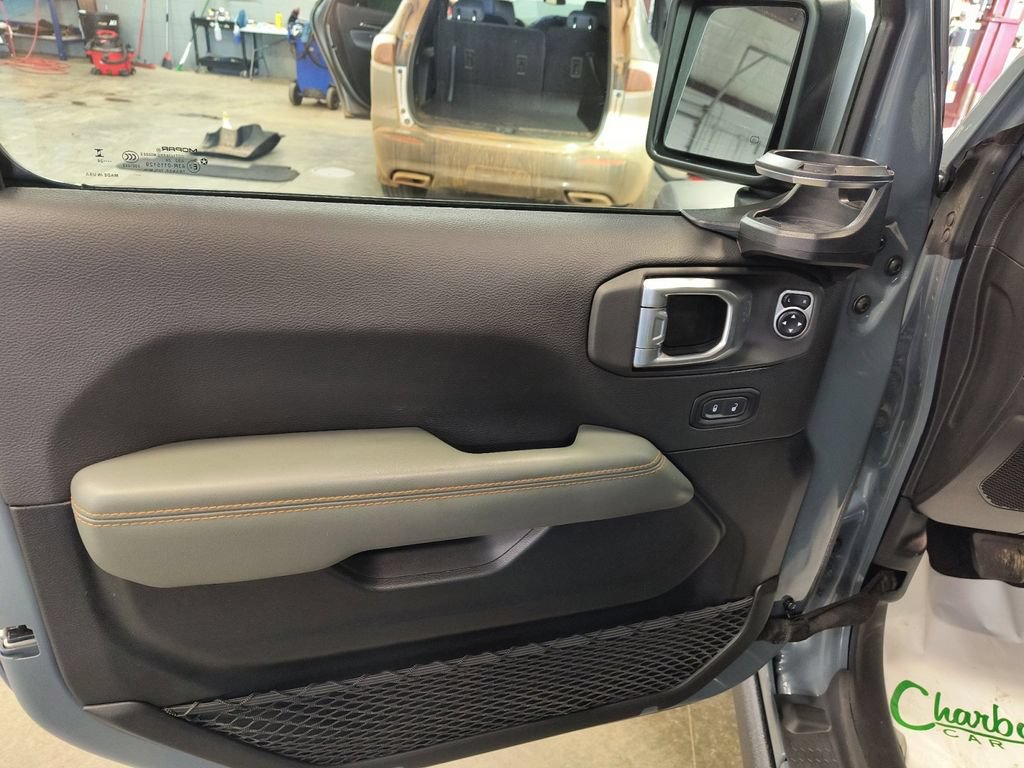 Used 2024 Jeep Gladiator Mojave w/ Convenience Group AWD/4WD image 11