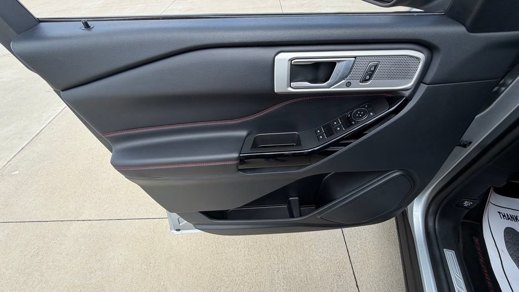 Used 2023 Ford Explorer ST-Line AWD/4WD image 23