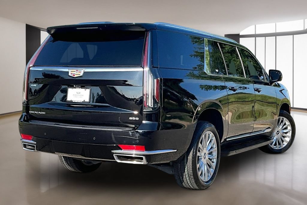 Used 2023 Cadillac Escalade ESV Premium Luxury AWD/4WD image 2