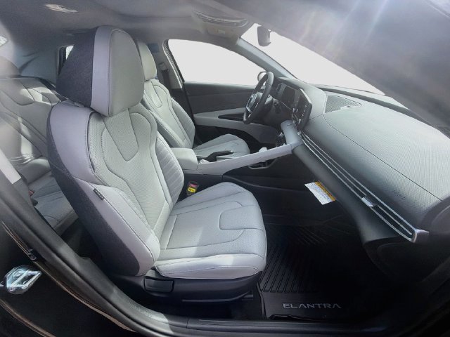New 2026 Hyundai Elantra SEL Sport FWD image 29
