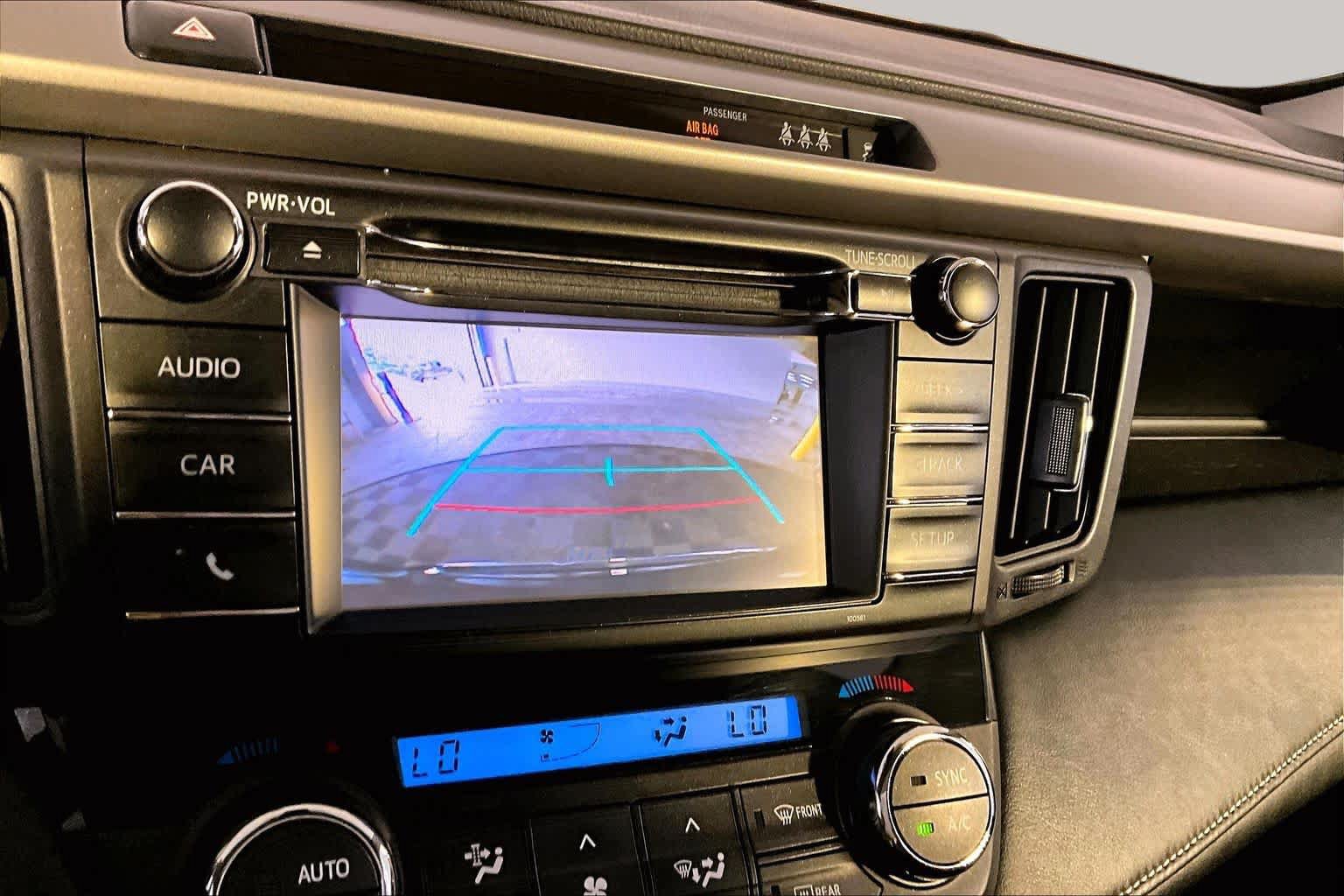 Used 2018 Toyota RAV4 XLE AWD/4WD image 29