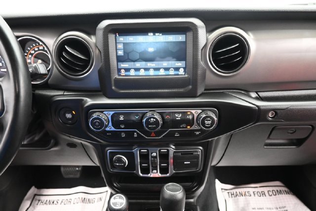 Used 2022 Jeep Gladiator Sport AWD/4WD image 15