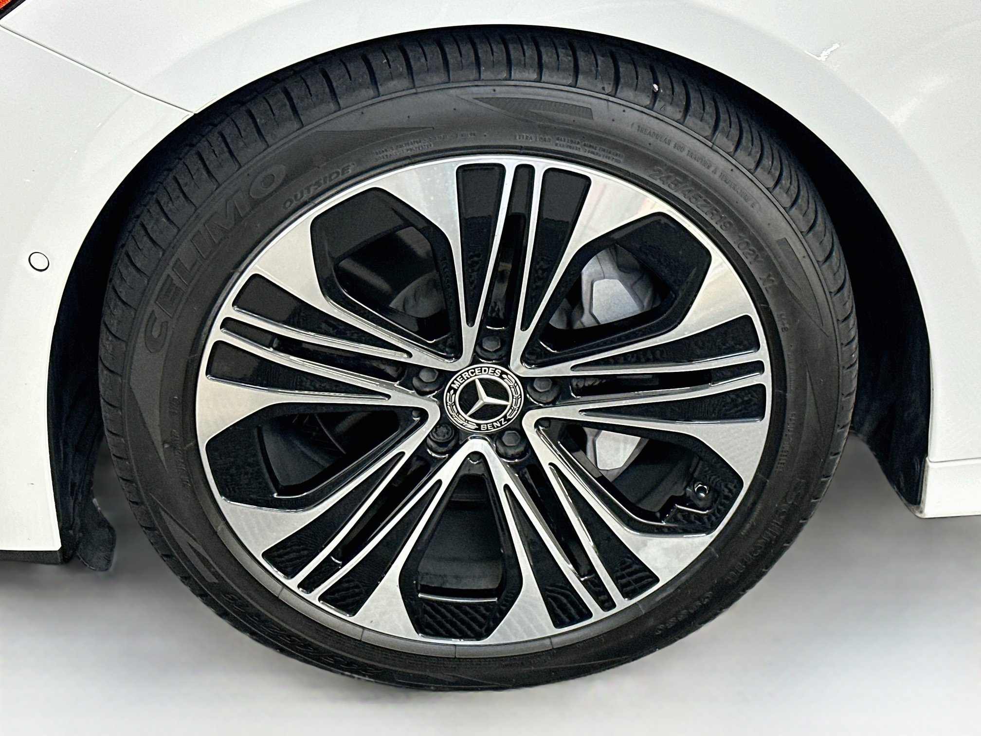 Used 2025 Mercedes-Benz E 350 4MATIC Sedan w/ Winter Package image 36