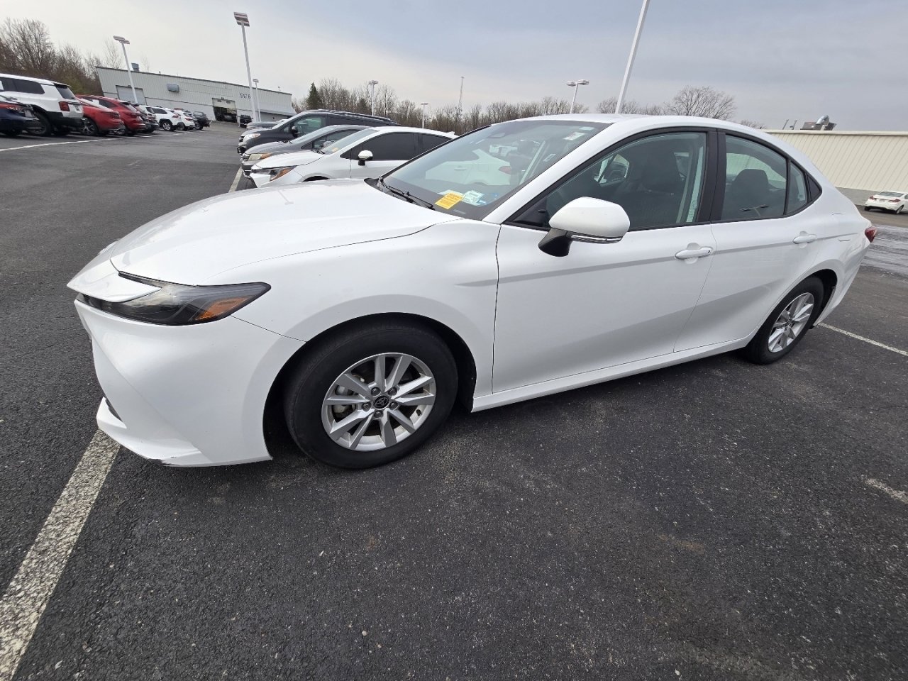 Used 2025 Toyota Camry LE image 4