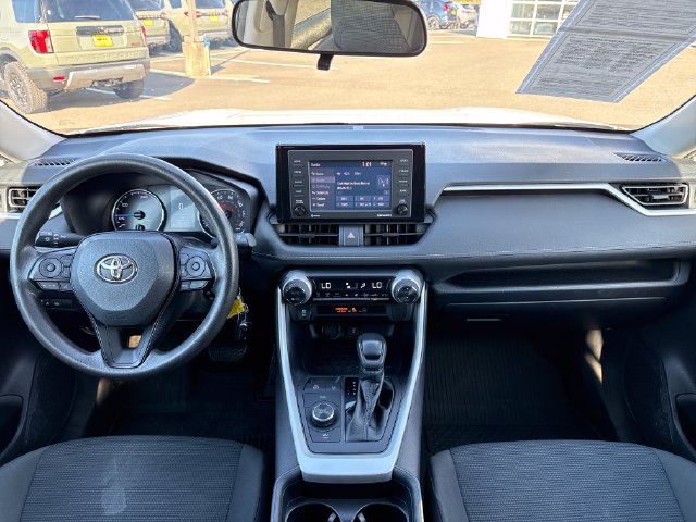 Used 2020 Toyota RAV4 LE AWD/4WD image 13