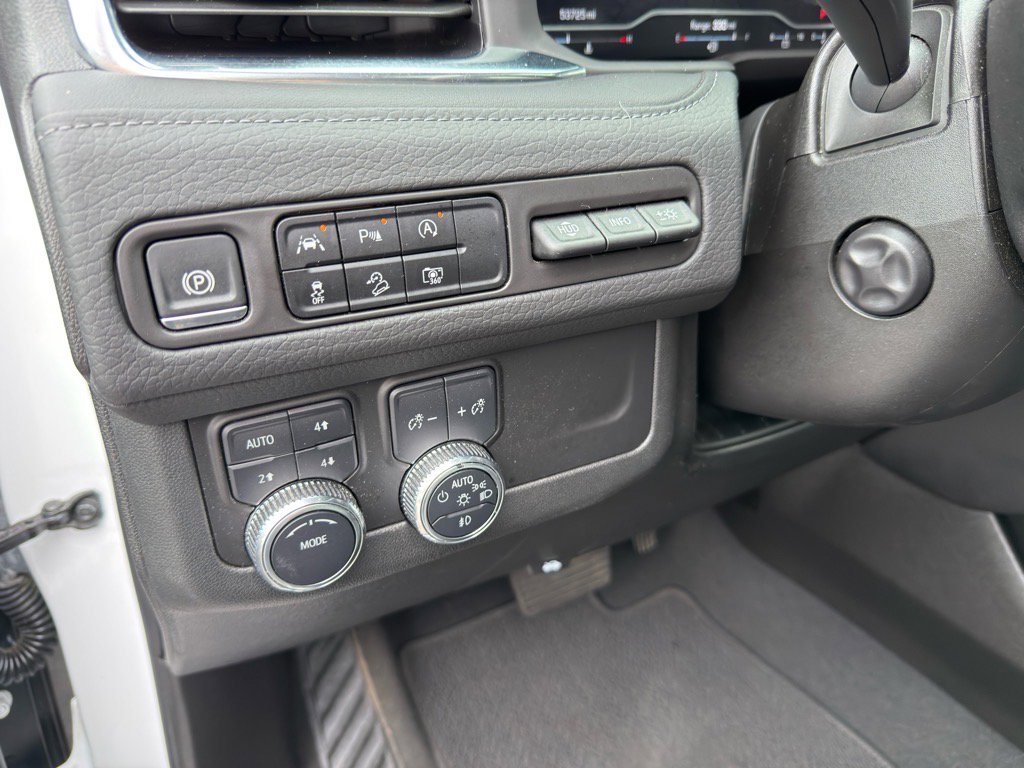 Used 2024 GMC Yukon Denali image 12