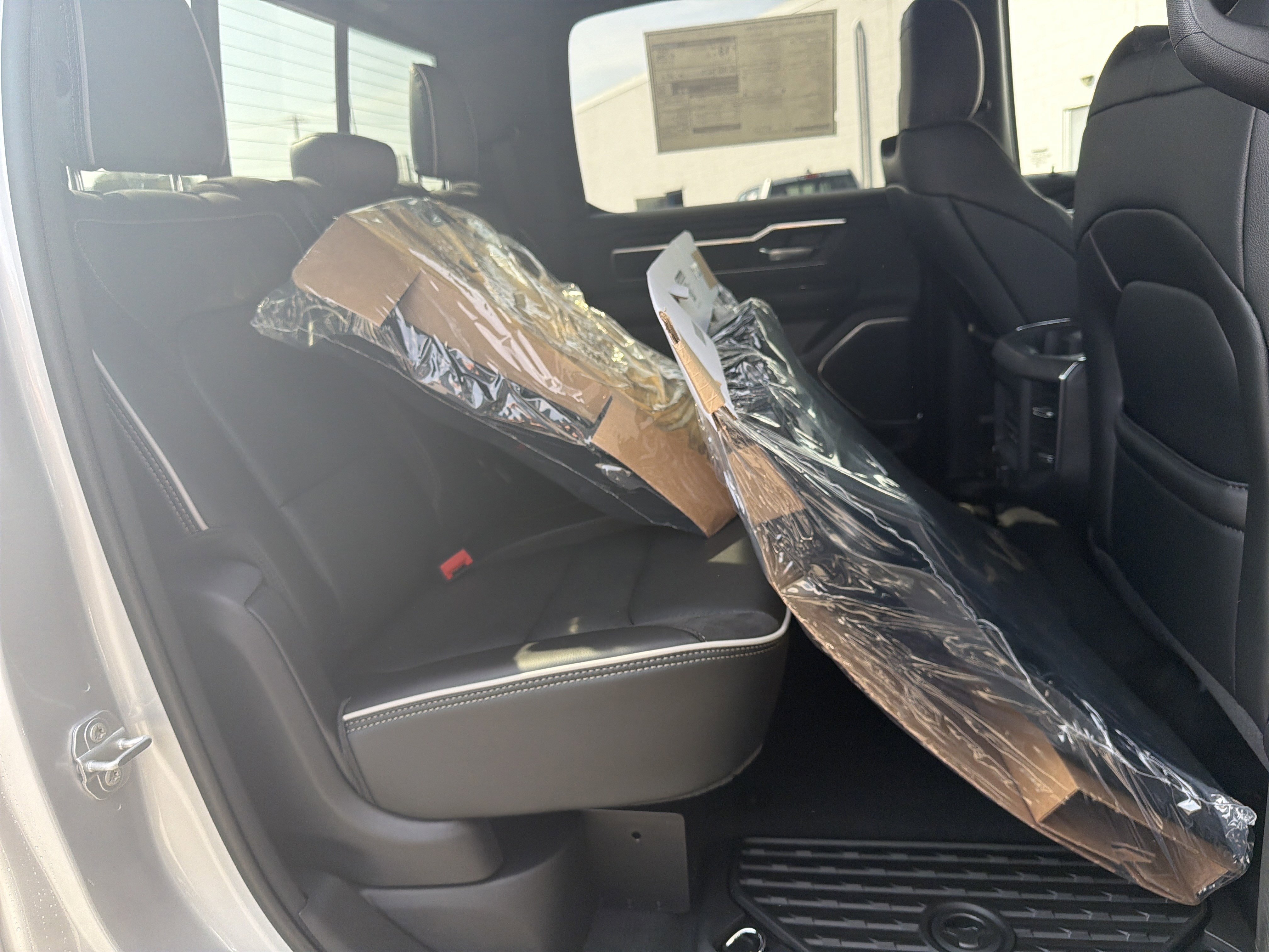 New 2026 RAM 1500 Laramie AWD/4WD image 18