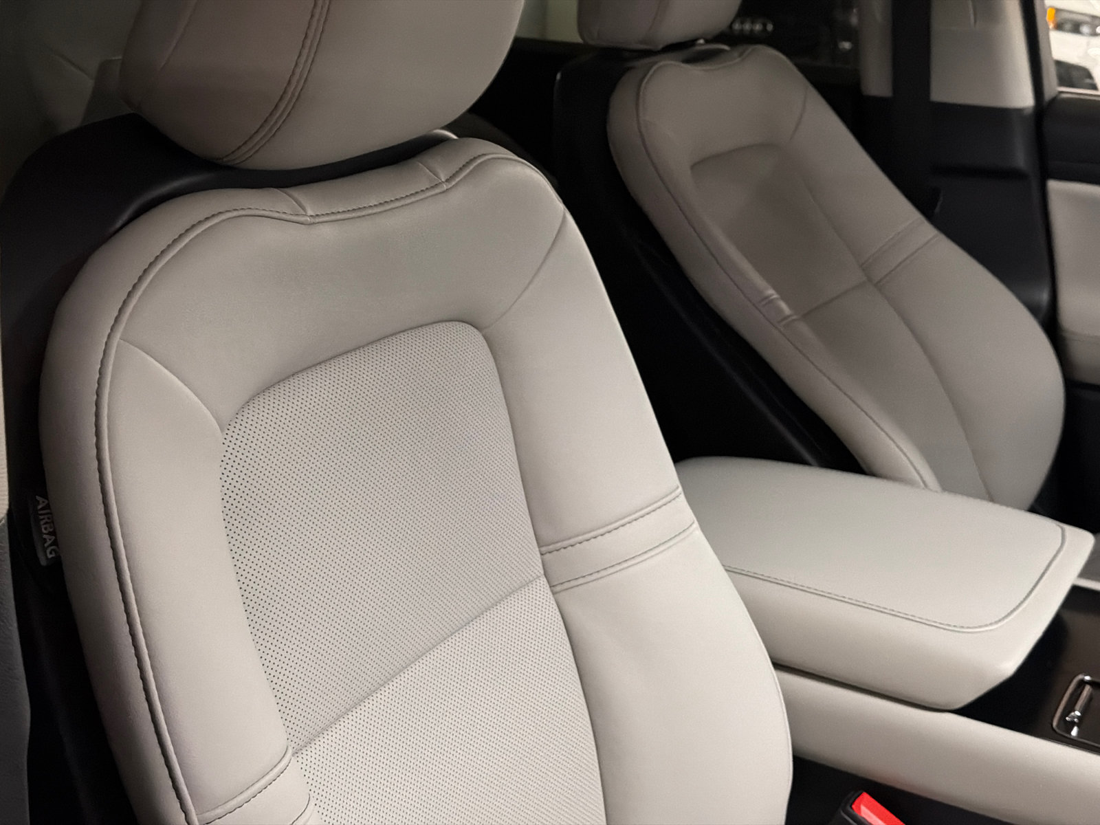 New 2027 Lincoln Aviator AWD image 12