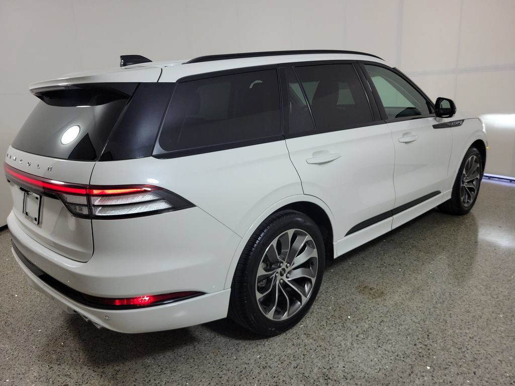 Certified 2025 Lincoln Aviator 2WD w/ Jet Appearance Package image 8