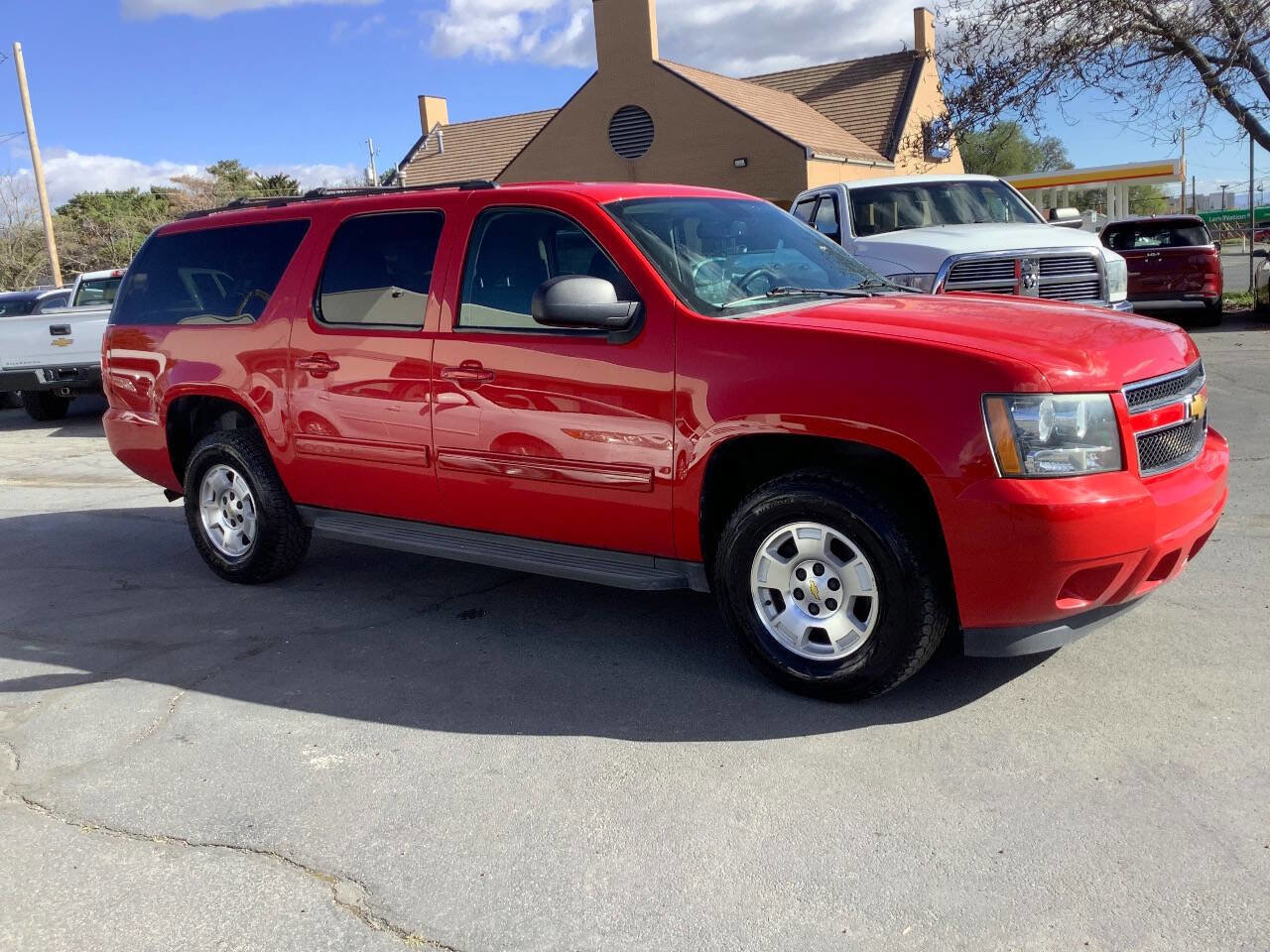 Used 2013 Chevrolet Suburban LS image 8