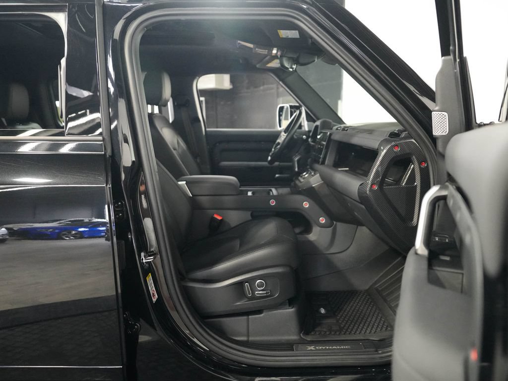 Used 2023 Land Rover Defender 130 X-Dynamic SE AWD/4WD image 39