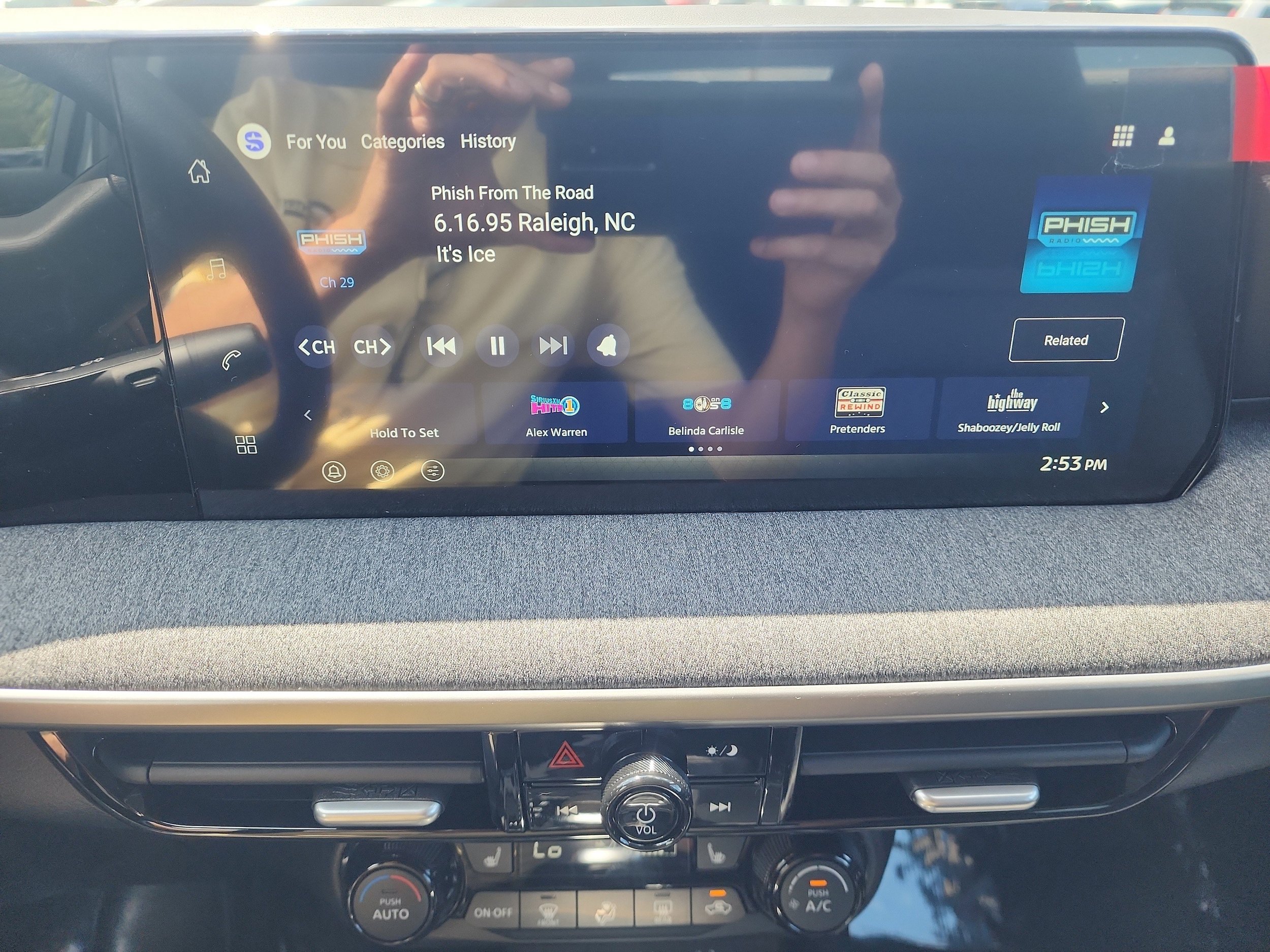 New 2026 Nissan Kicks SV AWD/4WD image 16