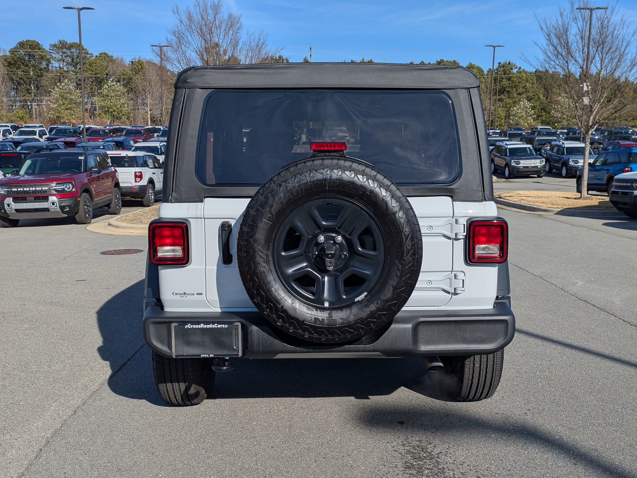 Used 2025 Jeep Wrangler Sport image 5