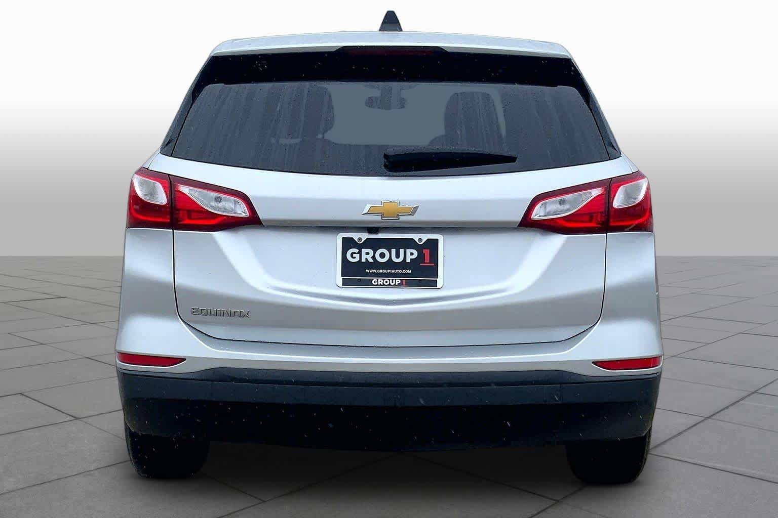 Used 2020 Chevrolet Equinox LS w/ LS Convenience Package FWD image 4