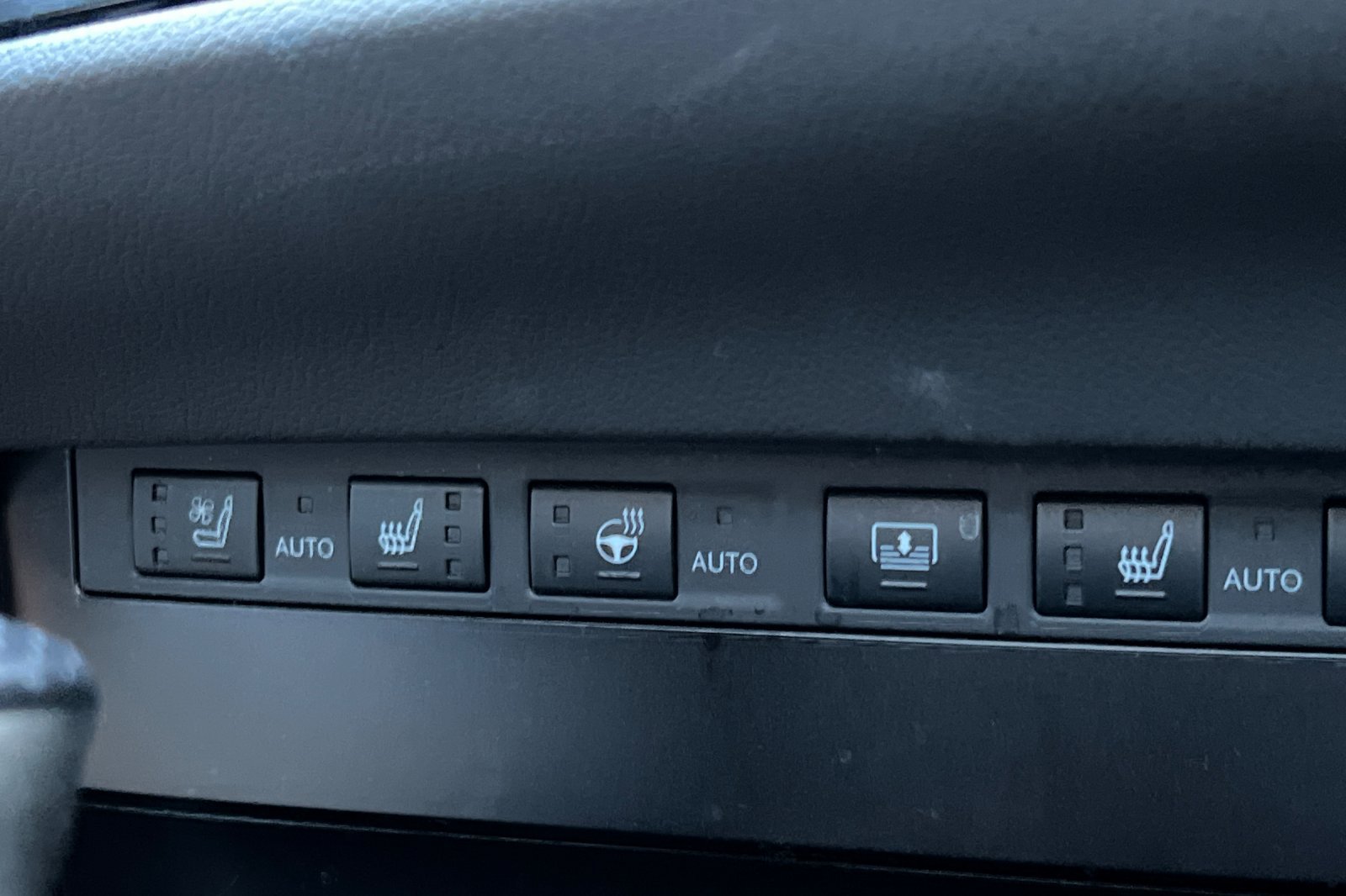 Used 2024 Lexus ES 350 F Sport w/ Accessory Package (Z2) FWD image 29